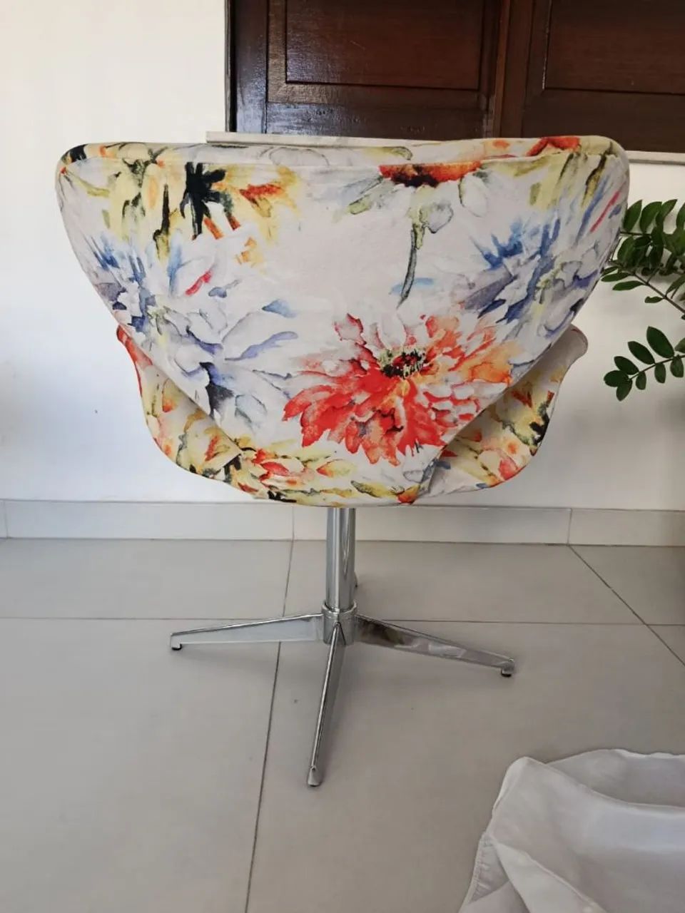 Vendo duas poltronas estofada - Foto 3