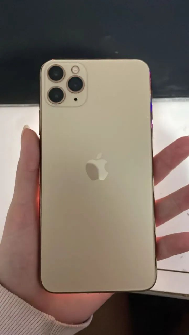 iPhone 11 Pro Max 64GB Dourado - Funcionando