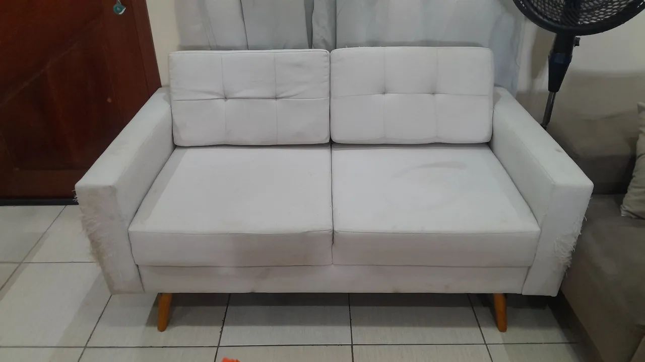 Vendo sofá de dois lugares 65204303889665120