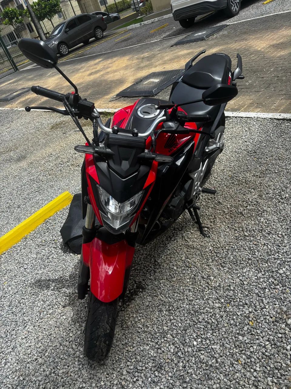CB 300F muito nova  - Foto 4
