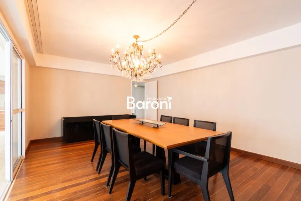 Em um dos condomínios mais cobiçados de Moema, este apartamento do Edifício Ornato, reúne  - Foto 4