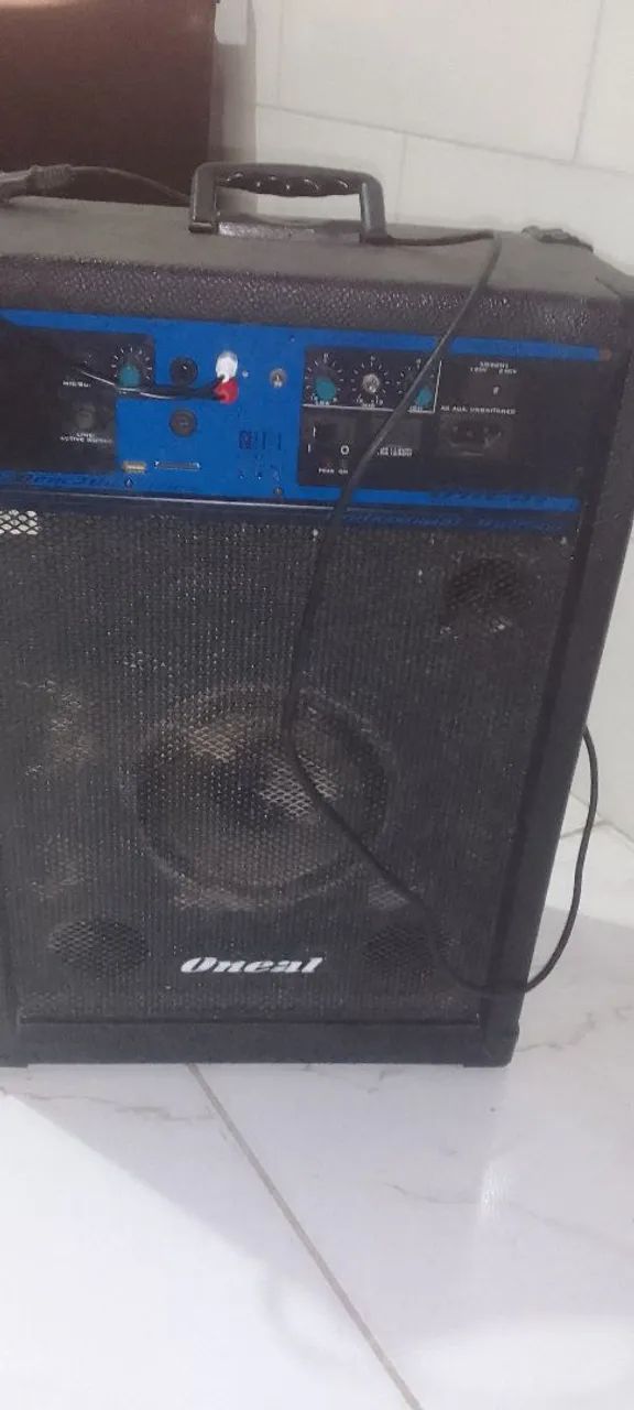 Caixa de som amplificada 