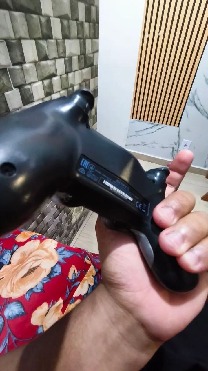 Vendo controle PS4 funcionando perfeitamente JACINTINHO  - Foto 2