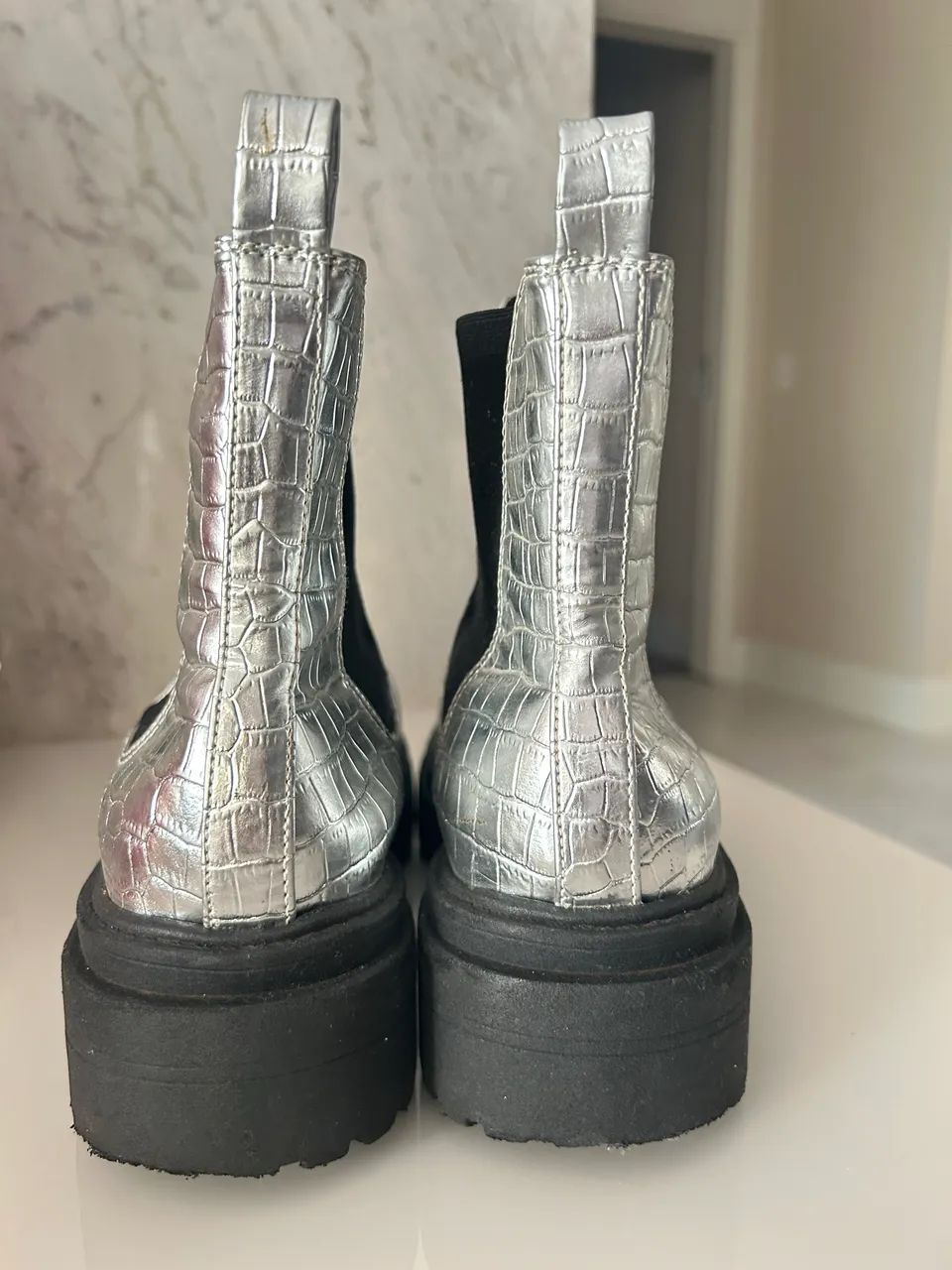 Bota Metálica Plataforma  - Foto 4