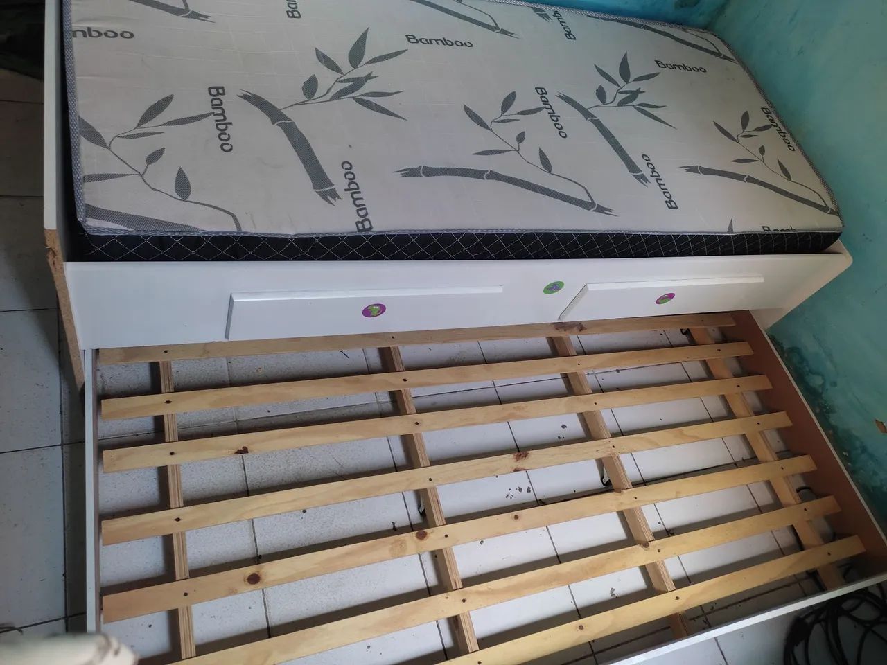 Vende-se bicama de solteiro com 2 gavetas  - Foto 3