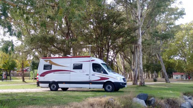 Motorhome locação aluguel trailer My Home sobre rodas 