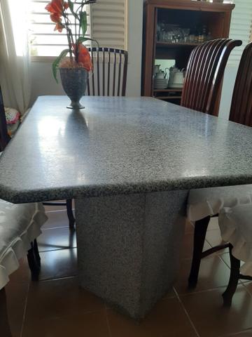 Mesa de jantar de mármore com 6 lugares