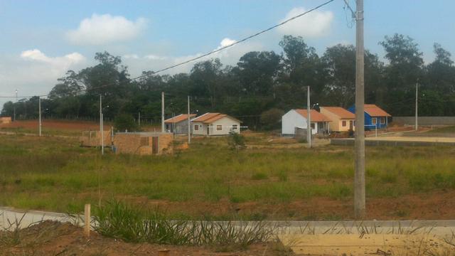 Casa Com Baita Pátio, 2 dorm. muitas vagas para carro - Foto 10