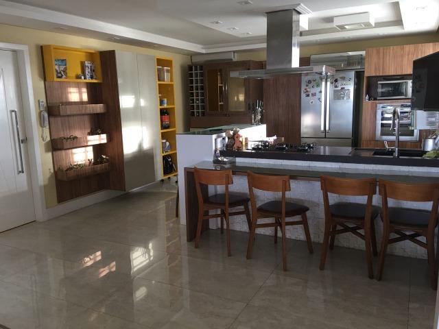 Apto de 252 m² com 3 suítes Mobiliado
