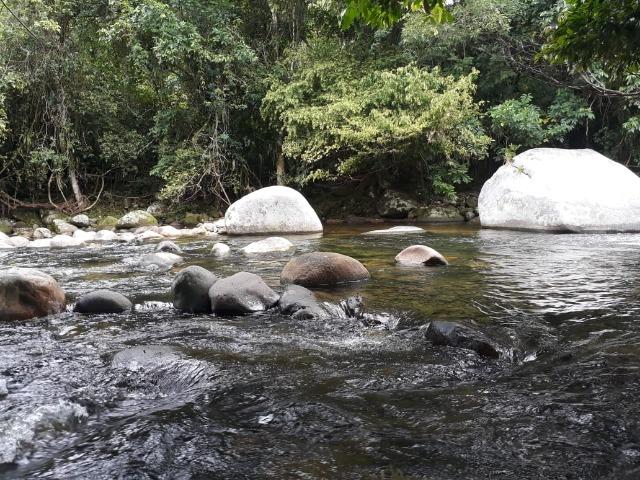 Caetano Imóveis - Terreno escriturado com 4.255m² (possui cachoeira privada dentro)