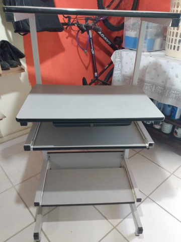 Rack / Prateleira cinza claro