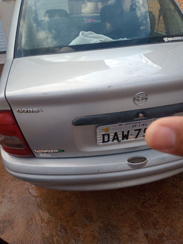 Vendo Corsa sedan - Foto 2