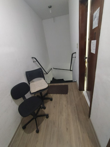 Pinda no centro= Sala comercial ideal para escritório no piso superior ( 1o andar ) - Foto 4