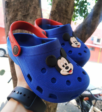 Lindos Crocs / tênis / calçados infantil - Foto 3