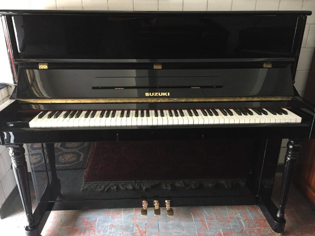 ShowRoom C/ Pianos Samick -Suzuki - Yamaha - Zietter - Steinway & Outros CasaDePianos
