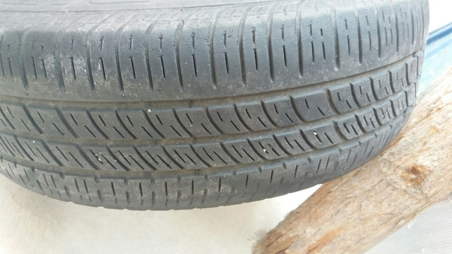 Coquinho aro 14 volks com calotas/ gm pneus rodam bem ainda - Foto 2