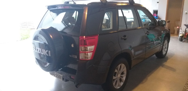 Suzuki Grand Vitara 4x4 Limited Edition com teto solar e automático - Foto 14