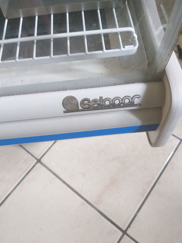 Geladeira e estufa semi novos - Foto 2