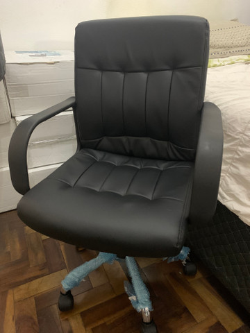 Cadeira de Escritorio Executiva NOVA NA CAIXA - Foto 2