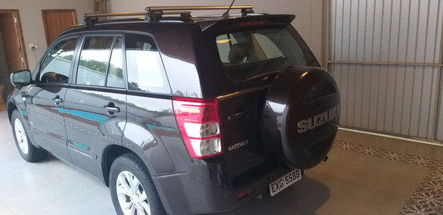 Suzuki Grand Vitara 4x4 Limited Edition com teto solar e automático - Foto 17