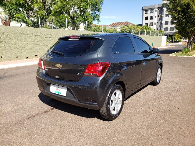 Onix LT 1.4 13.000 km zerado todo original único dono garantia de fábrica - Foto 7
