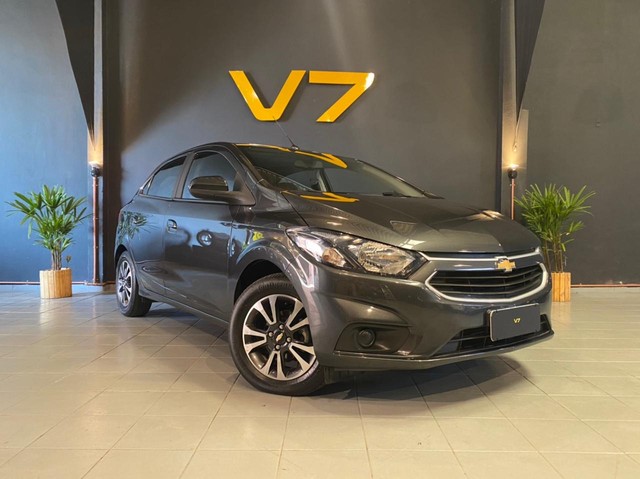 ONIX HATCH LT 1.4 2017!!! CARRO EM EXCELENTE ESTADO DE CONSERVAÇÃO!