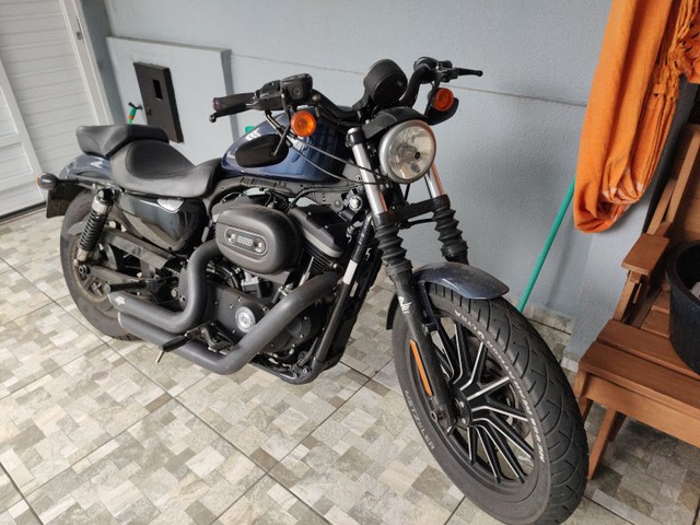 HARLEY DAVIDSON IRON 883