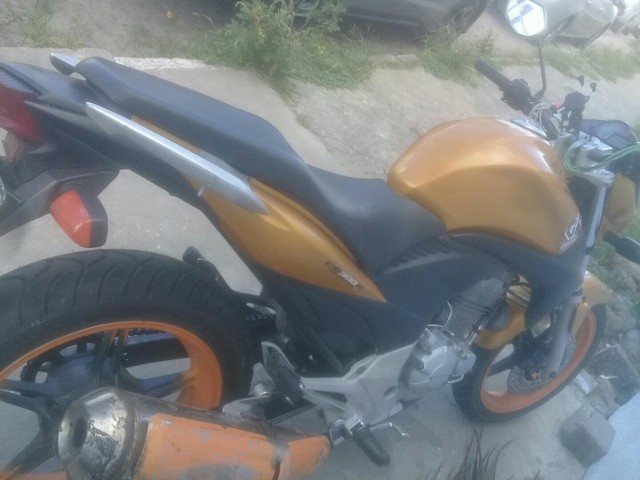 CB 300