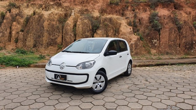 saia preta com camisa jeans