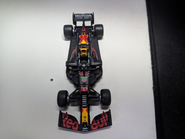 Miniatura Red Bull Racing Max Verstappen 2021 - Foto 4