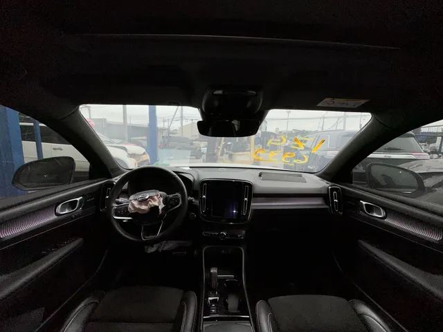 SUCATA VOLVO XC40 T5 R-DESIGN 2.0 252cv AWD - Foto 4