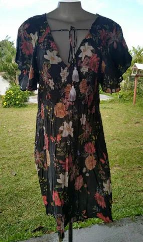 Vestido Farm floral preto