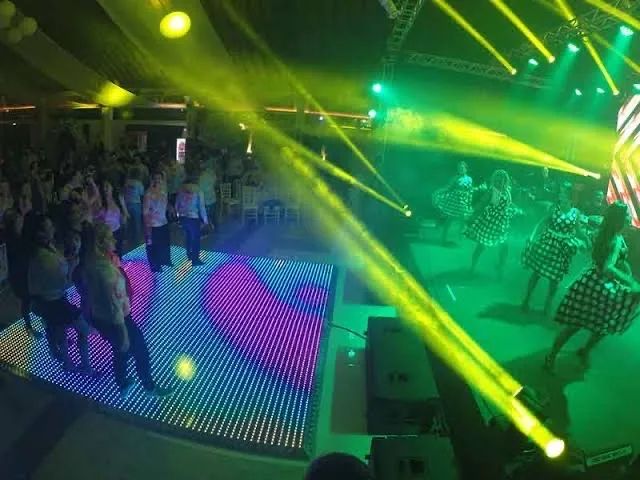 Estrutura de som, iluminação e placo para seu evento  - Foto 2