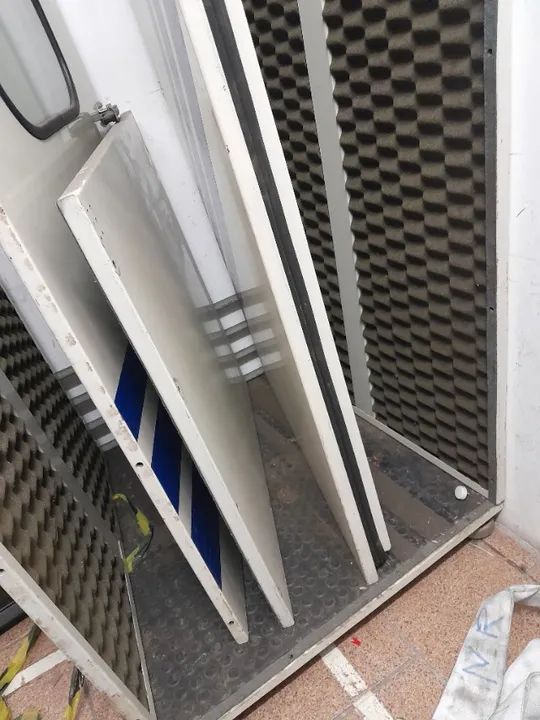 Cabine Audiométrica 910 x 910 x 1950mm Vibrason - usada - Foto 4