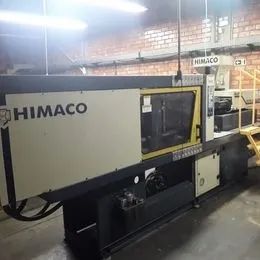 máquina injetora de plásticos