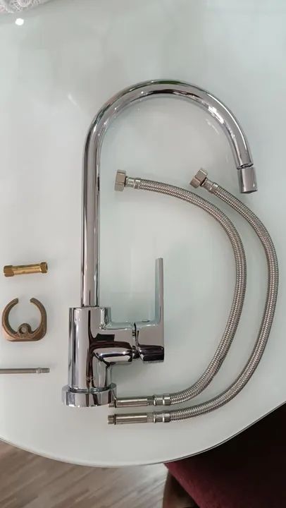 Torneira de Cozinha - Cromada - água quente e fria - Foto 2