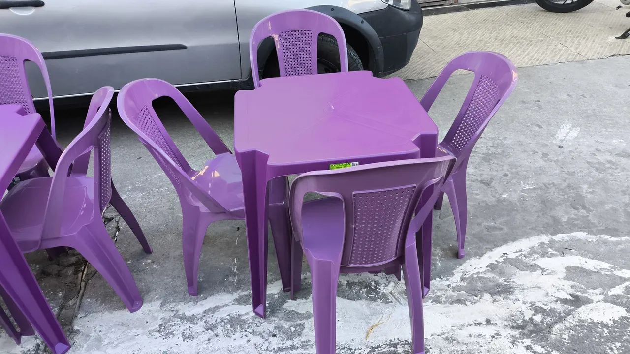 Conjunto de Mesa e Cadeiras Plásticas Forplast - Foto 5