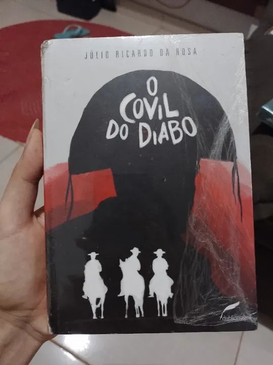 Livro "O covil do diabo" 