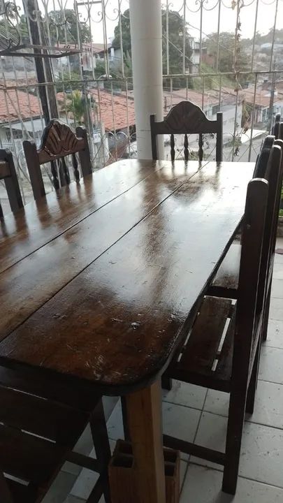 Mesa de Jantar de Madeira Maciça