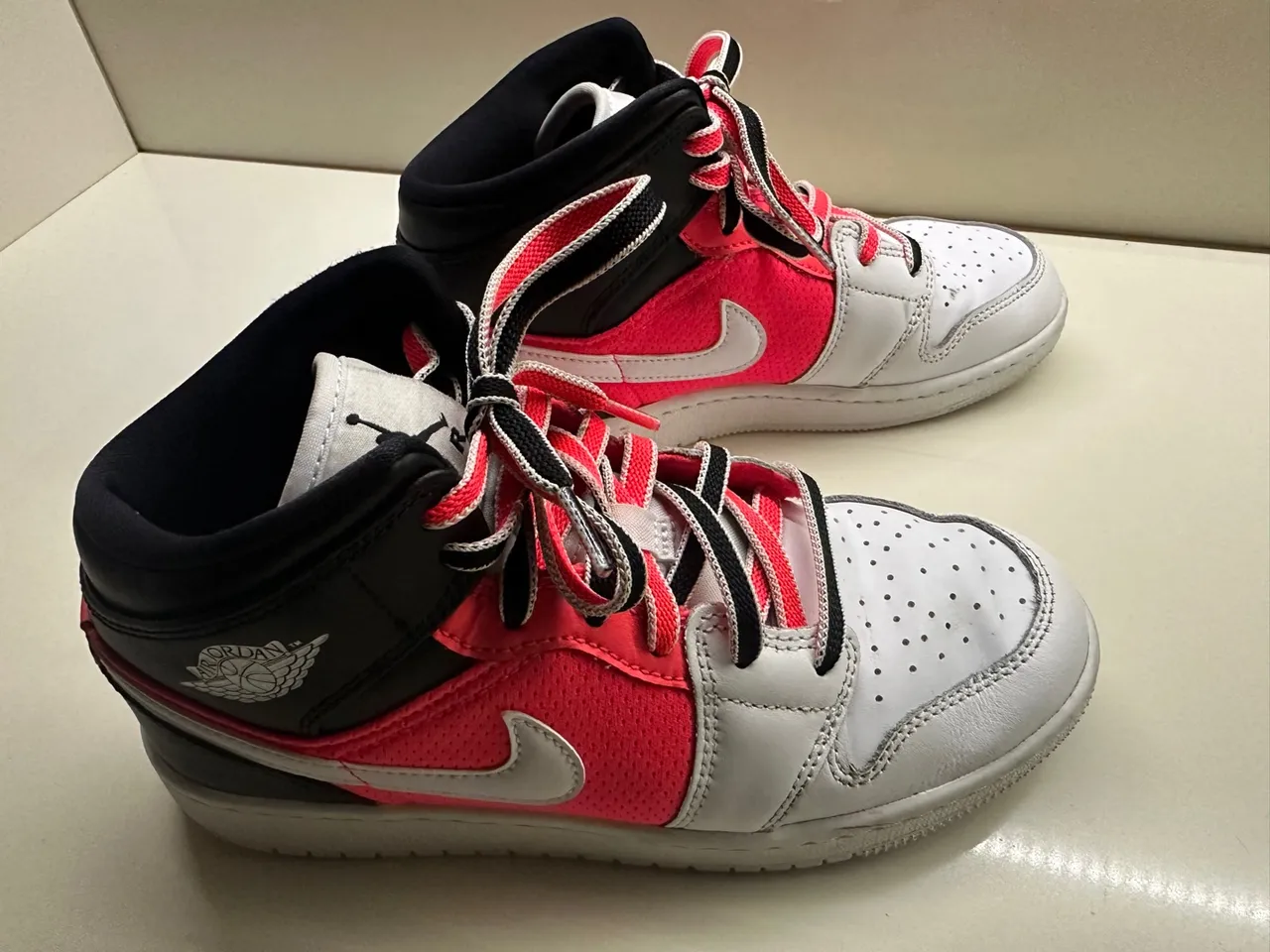 Air Jordan 1 mid Nike- N 35,5 - Usado
