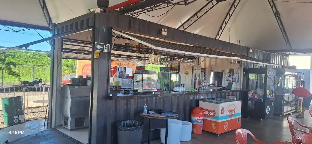 Conteiner lanchonete equipada