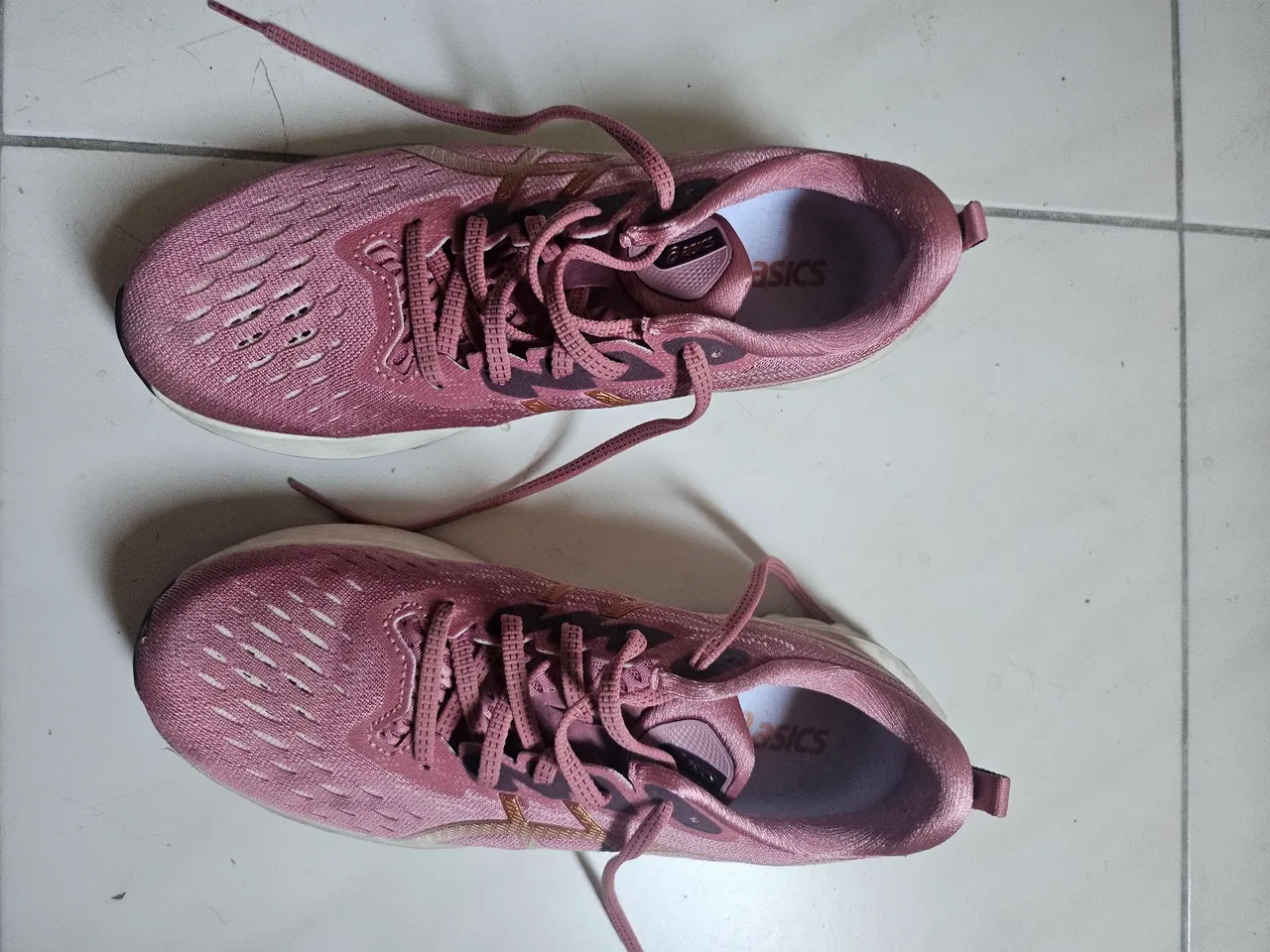 Tênis asics novablast 2 - tam 39