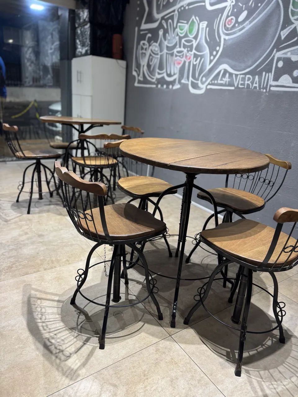 Jogo De Mesa Rústica Bistrô com 4 Banquetas64166926784642122