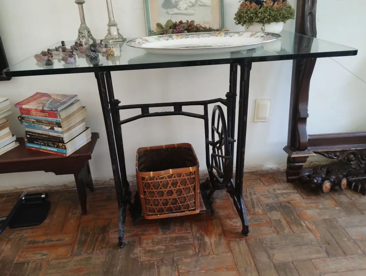 Antique Sewing Machine Table65115993147650120