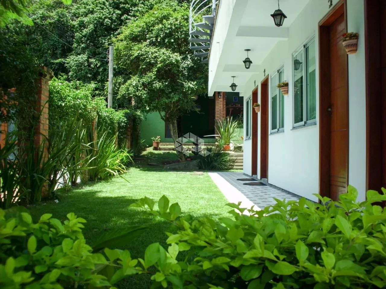 Pousada com 7 quartos/dormitórios (suítes), com 301m2 na Barra da Lagoa - Foto 5