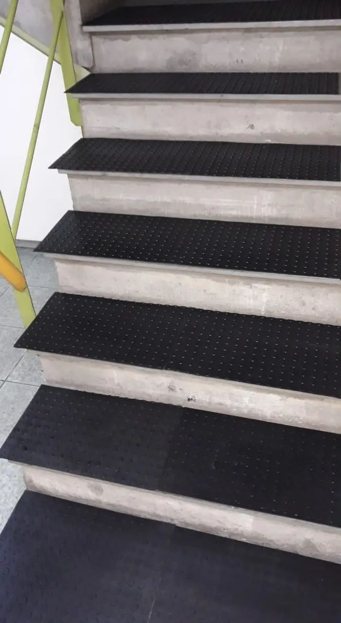 piso borracha pastilhado 50x50cm para academias areas internas e externas - Foto 2