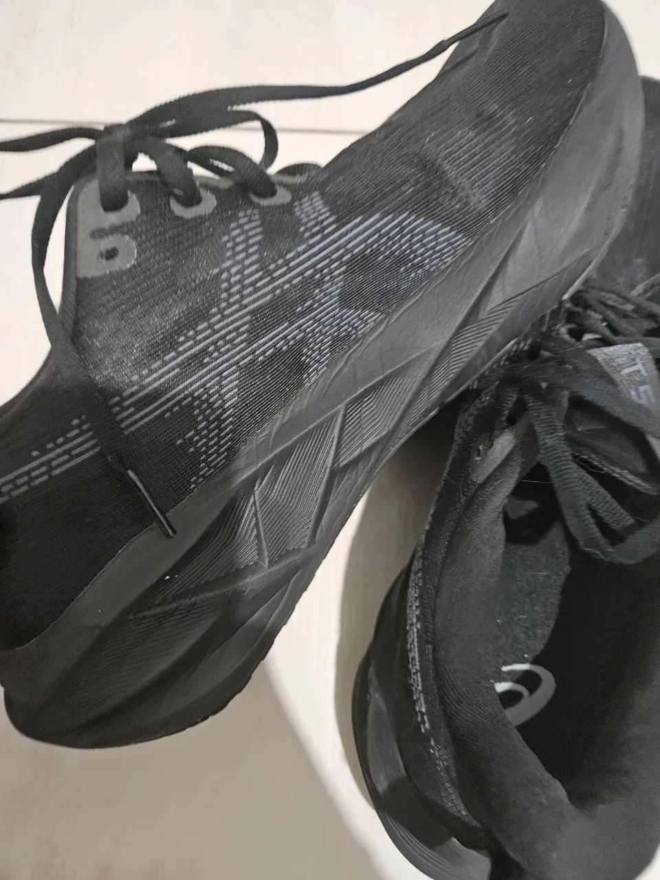Tênis Asics Novablast 5  - Foto 2