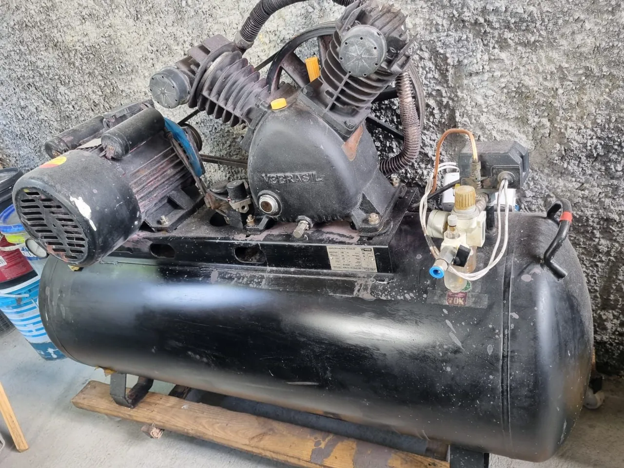 Compressor de ar Vebrasil 200 lt 5hp 20bar