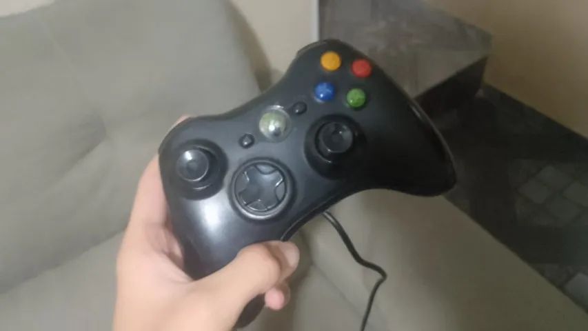 Xbox 360 Super slim 4gb+kinect+2 controles - Foto 3