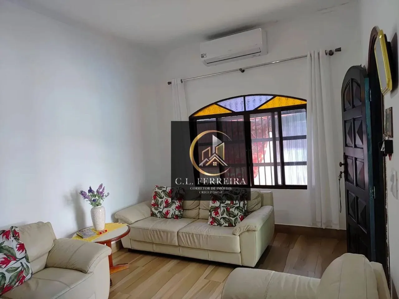 Casa para venda em Vilamar de 159.00m² com 3 Quartos, 1 Suite e 5 Garagens